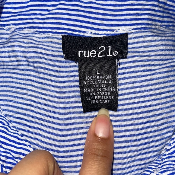 3/$30 SALE Rue21 Floral Striped Button Down Shirt top - Picture 3 of 3